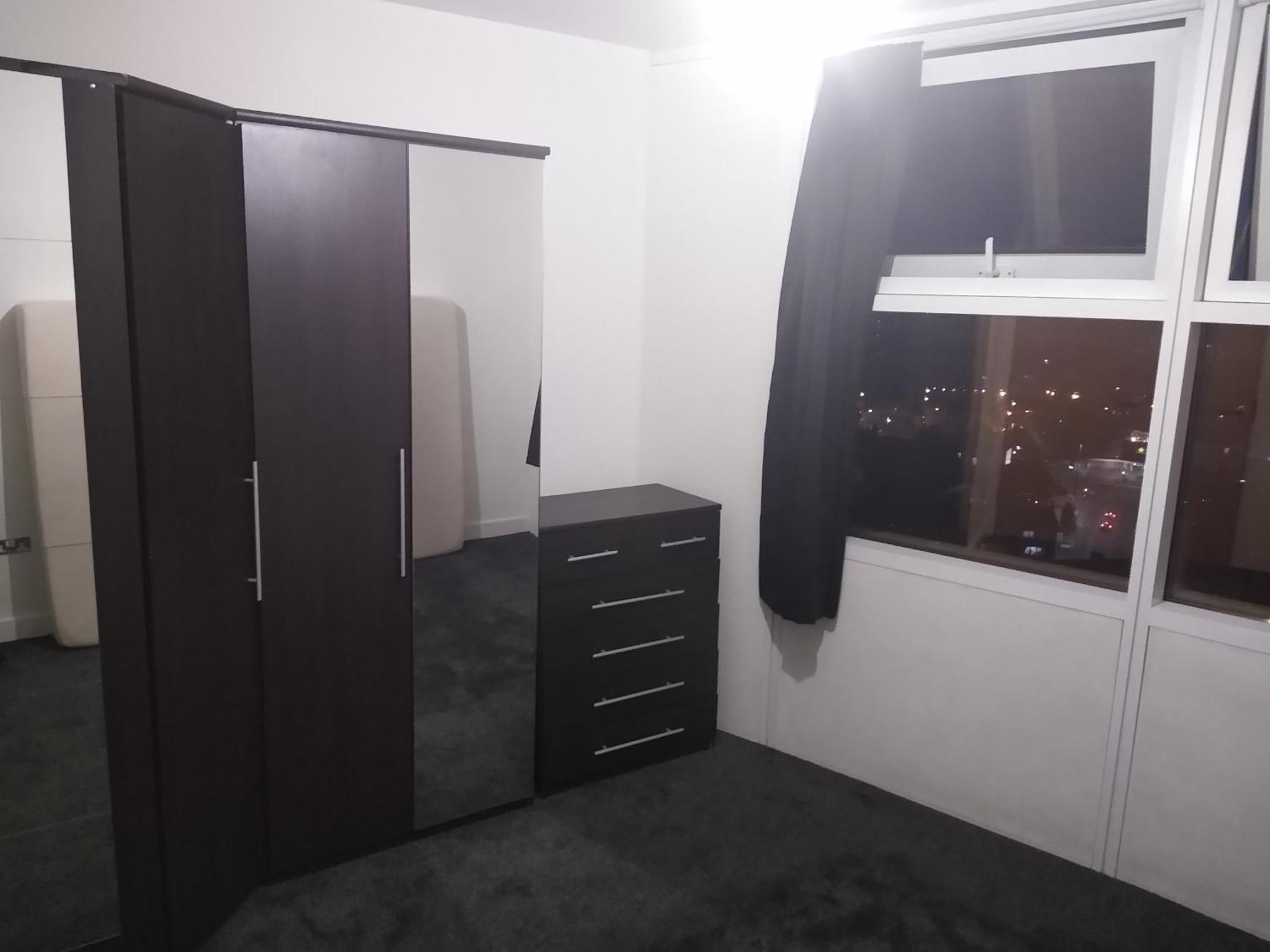 Room In Luxurious Penthouse Apartment Лондон Екстер'єр фото